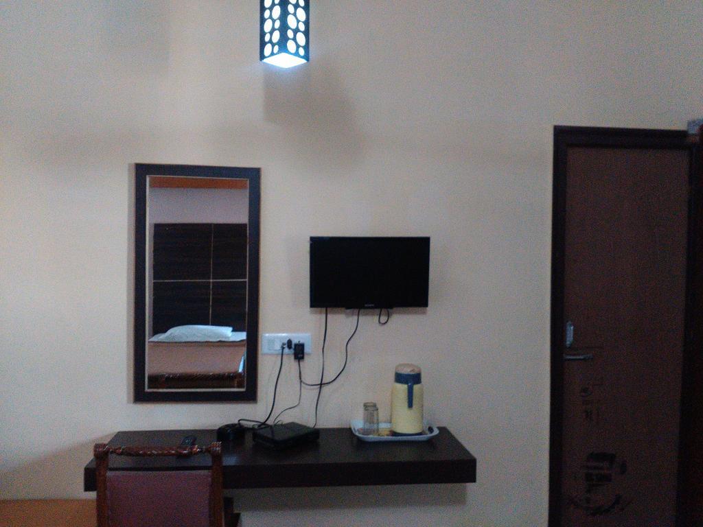 Hotel Ajaya Varanasi Cameră foto